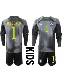 Billige Brasil Alisson Becker #1 Keeper Hjemmedraktsett Barn VM 2022 Langermet (+ Korte bukser)